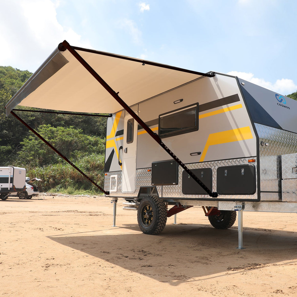 AWNLUX RV Patio Manual Awning - Black Frame - AWNLUX Camper RV Awning Supplier China — UV-proof, water-proof, mildew-proof long lasting color fabric, lightweight aluminum alloy.