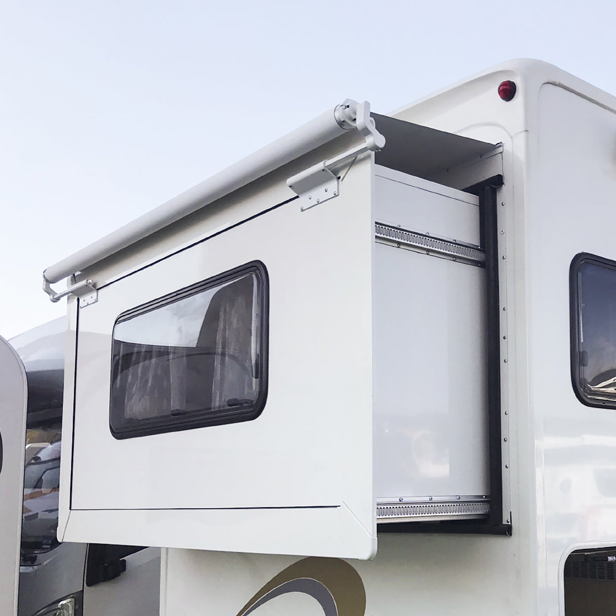 AWNLUX RV Slide Topper Awning - AWNLUX